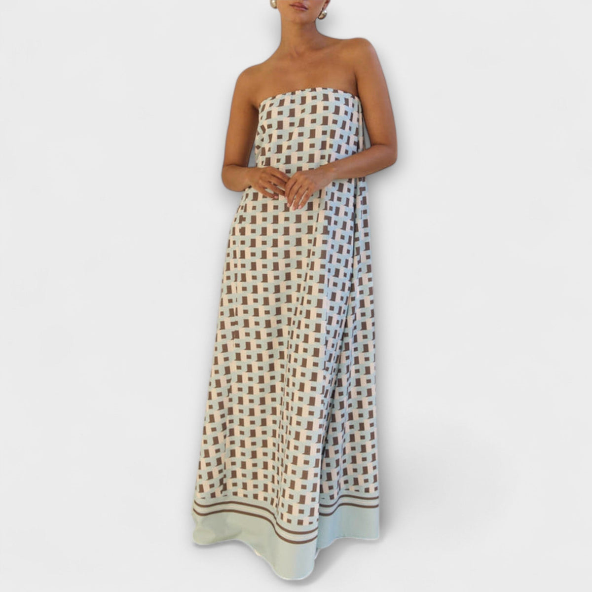 Hasel - Beig Off-Shoulder Maxikleed met Puntpatroon