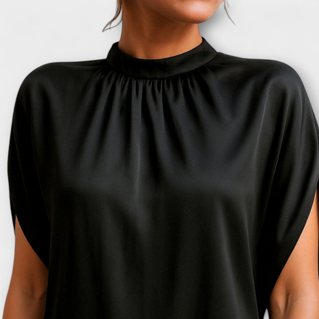 Trudy - Elegante zwarte jurk met opstaande kraag