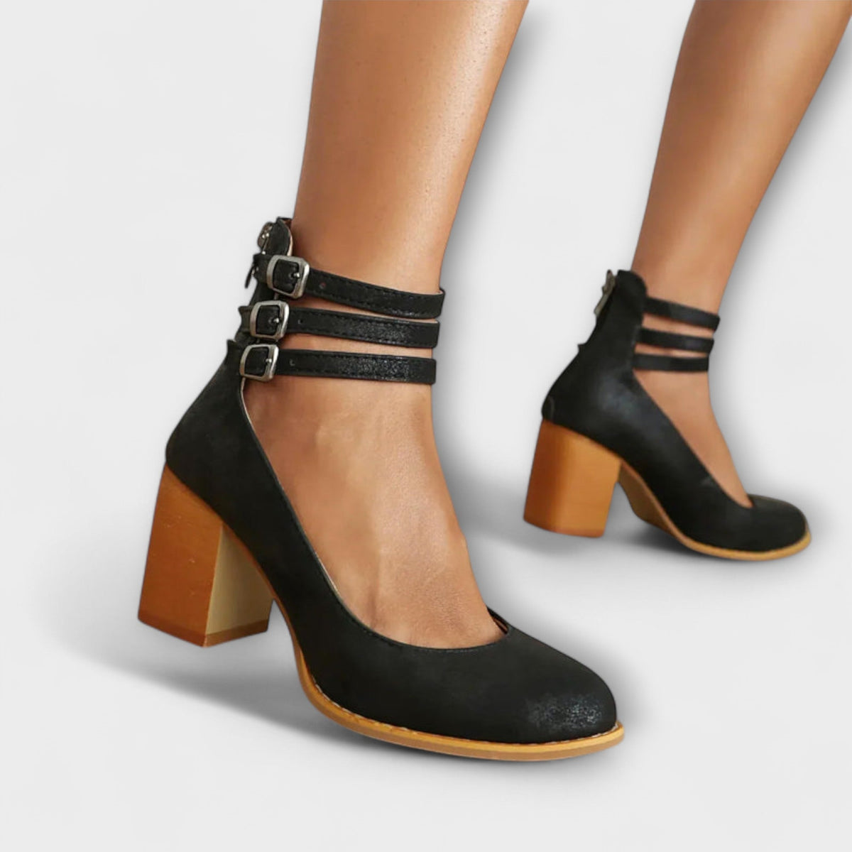 Annegret - Rode Pumps met Bandjes