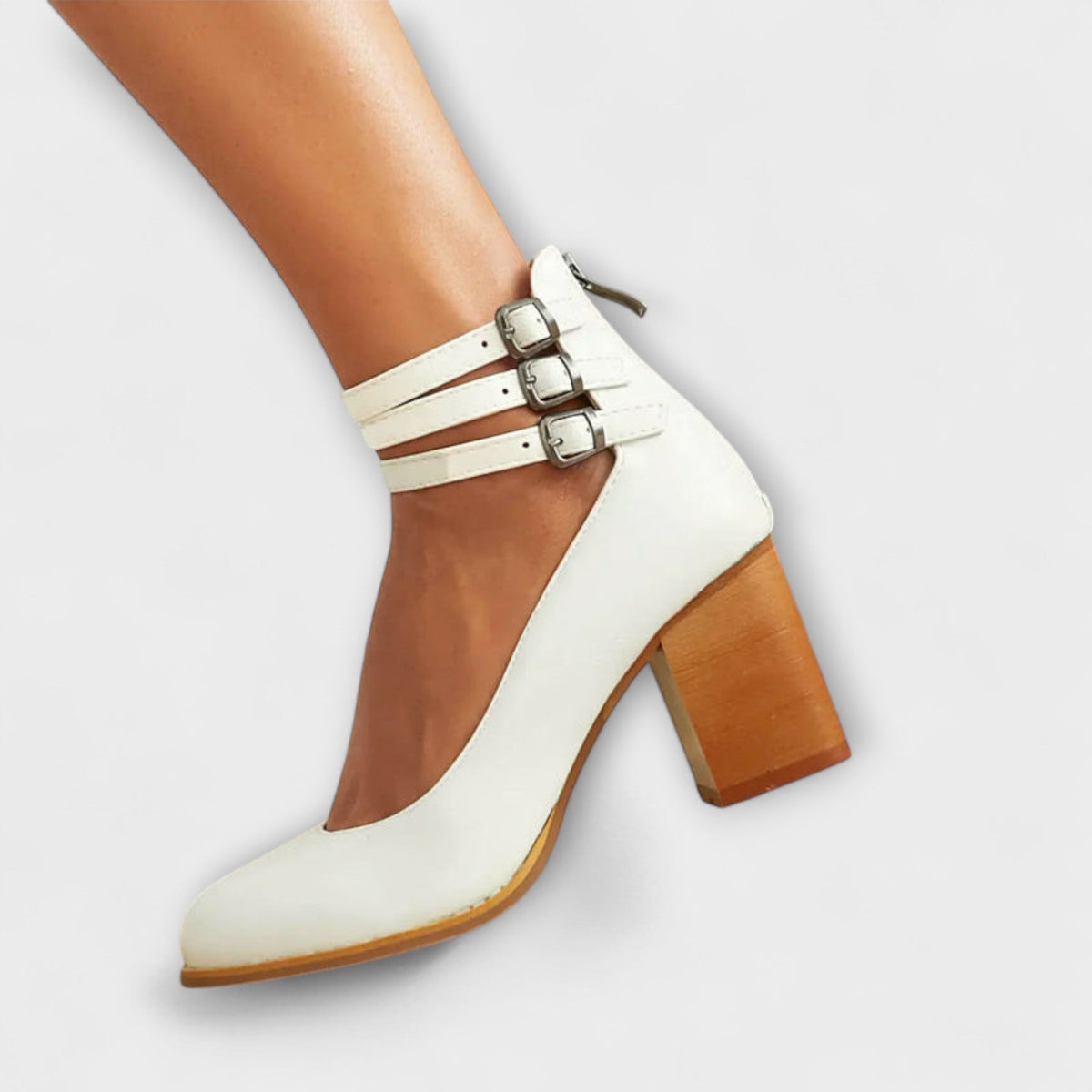 Annegret - Rode Pumps met Bandjes