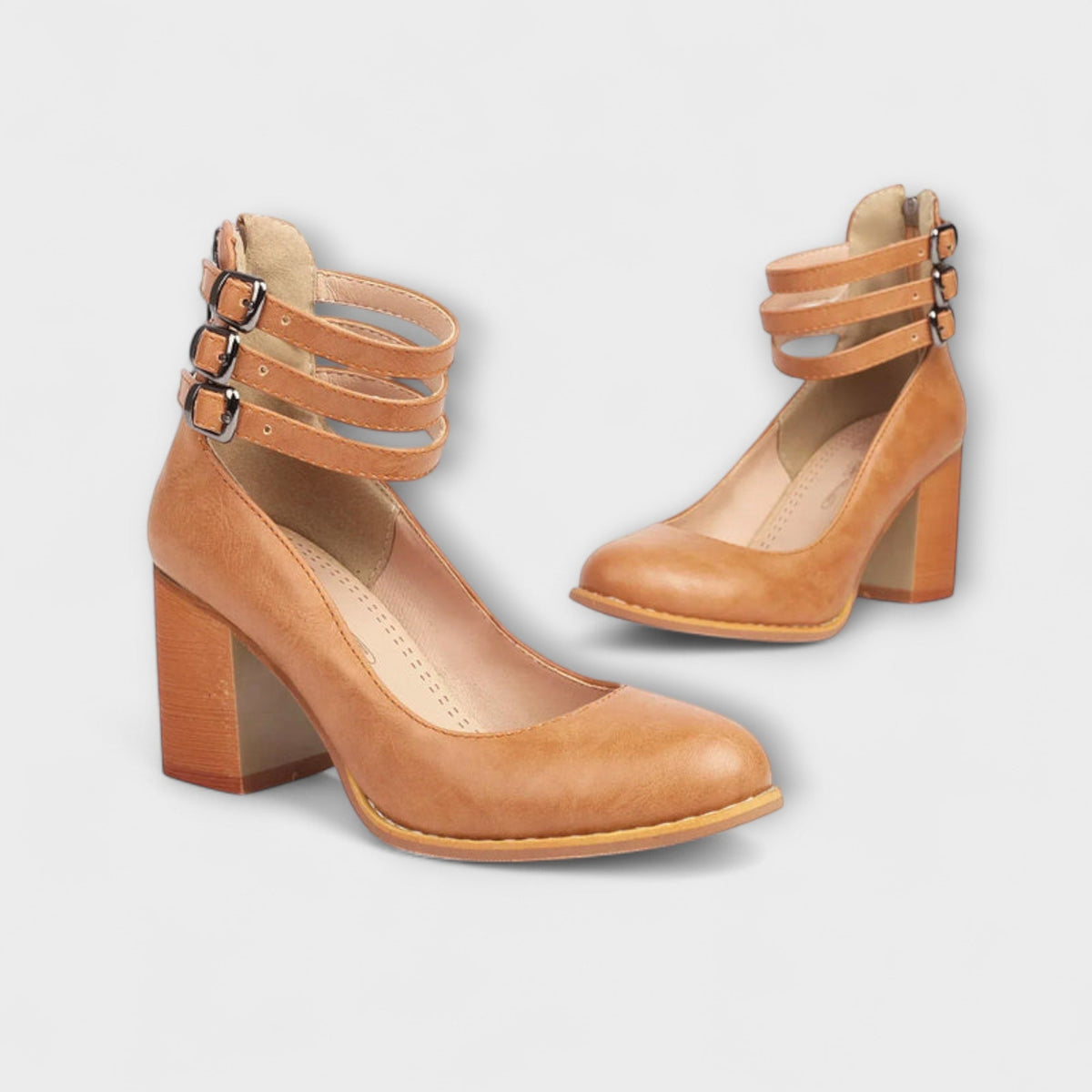 Annegret - Rode Pumps met Bandjes