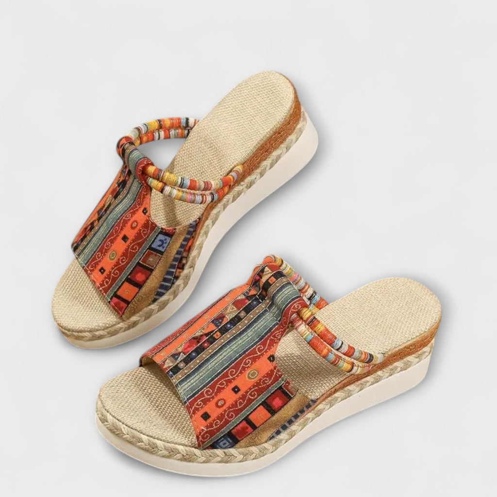 Edeltraud - Ethno-slippers met sleehak
