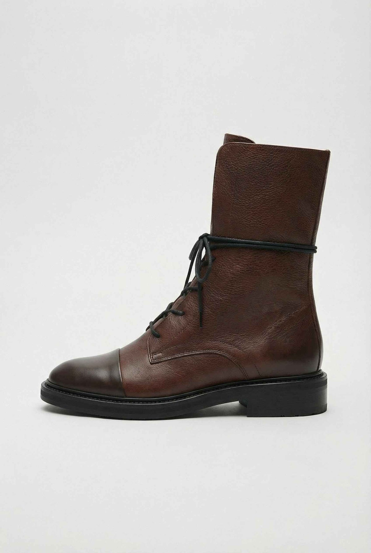 Victoria | Comfortabele Bruine Veterlaarzen met Elegante Accenten - Lumina